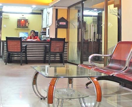 Neeranand Dalhousie- A Pure Vegetarian Hotel 콜카타 외부 사진