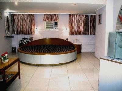 Neeranand Dalhousie- A Pure Vegetarian Hotel 콜카타 외부 사진