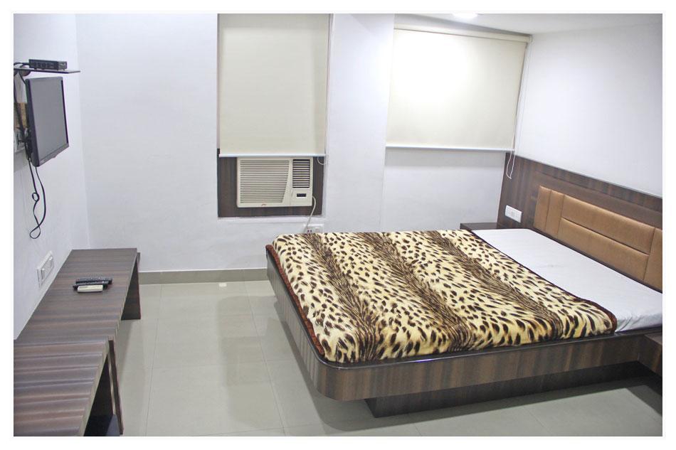 Neeranand Dalhousie- A Pure Vegetarian Hotel 콜카타 외부 사진